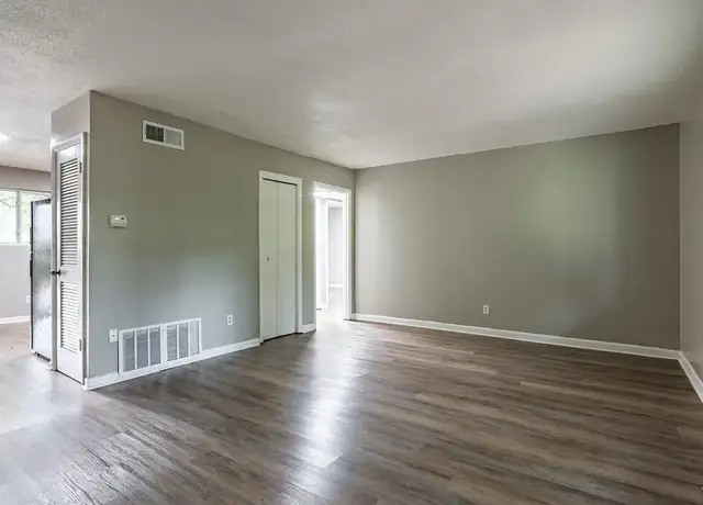 Photo of 3937 Glenwood Rd, Decatur, GA 30032