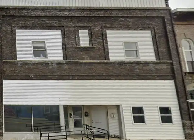 Property at 107 E 2nd St Unit C, Veedersburg, IN, 47987, 2 beds, 1 bath, [object Object]