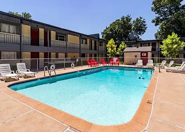 Property at Victor South Apartments - 4849 S Victor Ave, Tulsa, OK, 74105, 1 bed, 1 bath, [object Object]