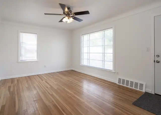 Property at 400 E 329th St, Willowick, OH, 44095, 3 beds, 1 bath, [object Object]