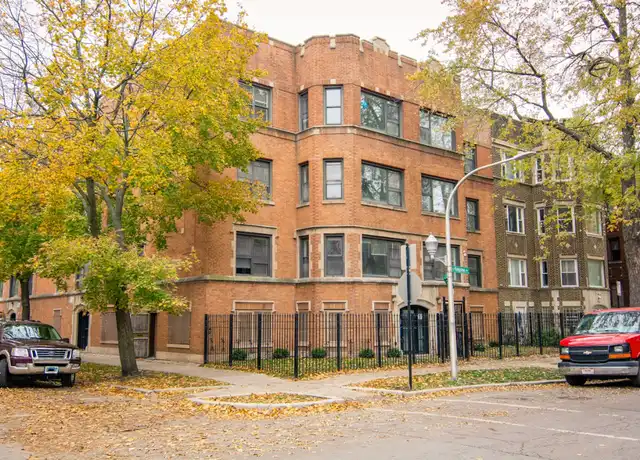 Property at 2520 E 77th St Unit 3, Chicago, IL, 60649, 2 beds, 1 bath, [object Object]