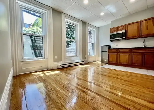Property at 70 Pinckney St, Boston, MA, 02114, 0 beds, 1 bath, [object Object]