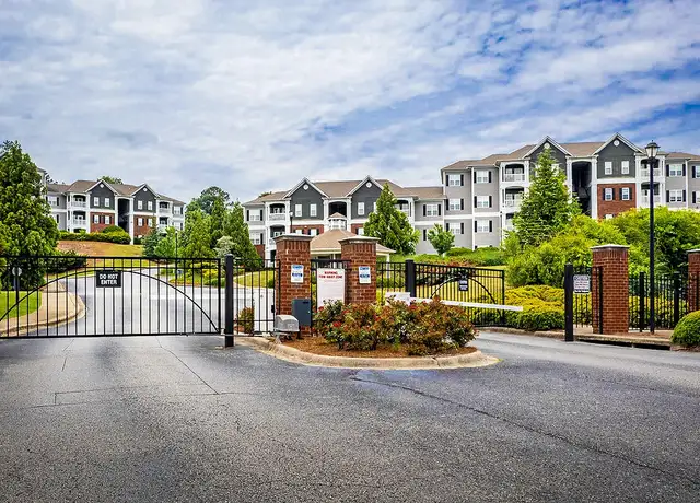 Photo of 2801 Riverview Rd, Birmingham, AL 35242