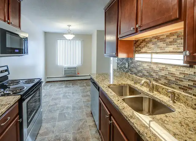 Property at Charlton Estates - 1492 Charlton St, Saint Paul, MN, 55118, 1-2 bed, 1 bath, [object Object]