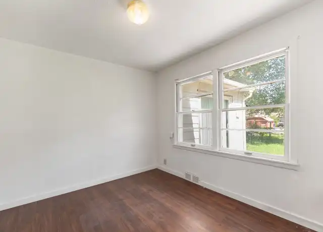 Property at 6014 Castle Dr, Wichita, KS, 67218, 3 beds, 1 bath, [object Object]
