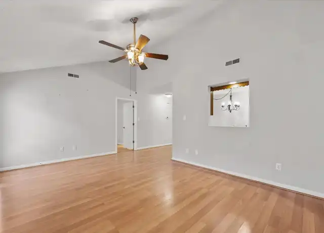 Property at 8047 Intervale Way, Powell, TN, 37849, 2 beds, 2 baths, [object Object]