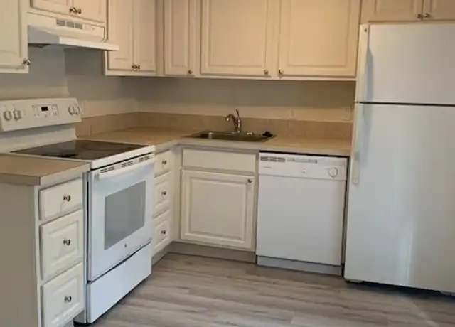 Property at 1558 E 3rd St Unit 2, Newberg, OR, 97132, 3 beds, 1.5 baths, [object Object]