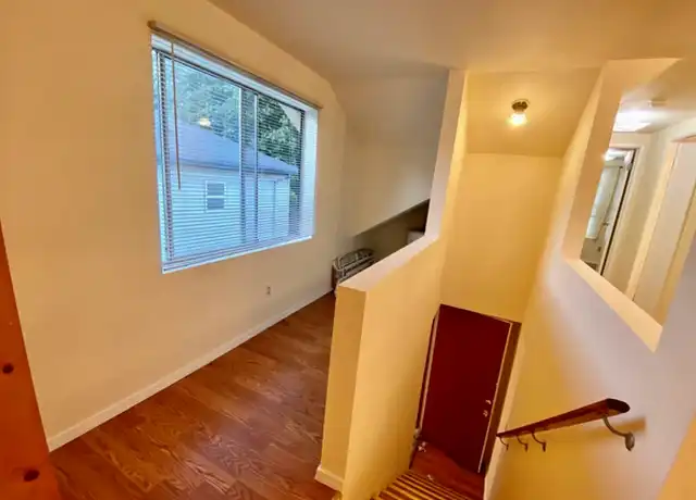 Property at 4226 7th Ave NE Unit 4, Seattle, WA, 98105, 1 bed, 1 bath, [object Object]
