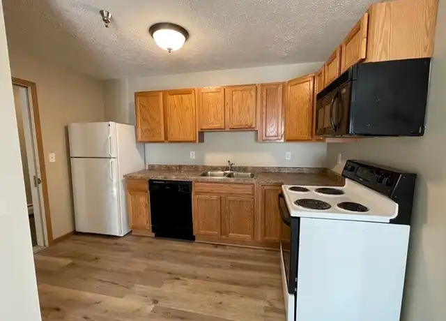 Property at 1007 W Ridge St Unit 2, Marquette, MI, 49855, 2 beds, 1 bath, [object Object]