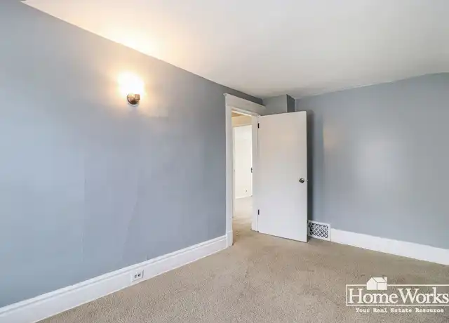 Property at 817 E Indiana Ave Unit C-1, South Bend, IN, 46613, 3 beds, 1 bath, [object Object]