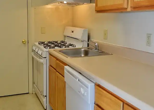 Property at Coralain Gardens - 7435 Arlington Blvd, Falls Church, VA, 22042, 1 bed, 1 bath, [object Object]