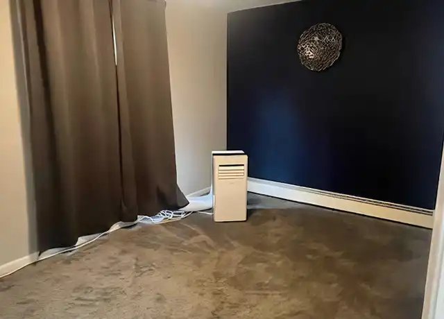 Property at 935 Tuscarora Ave, Saint Paul, MN, 55102, 2 beds, 1 bath, [object Object]