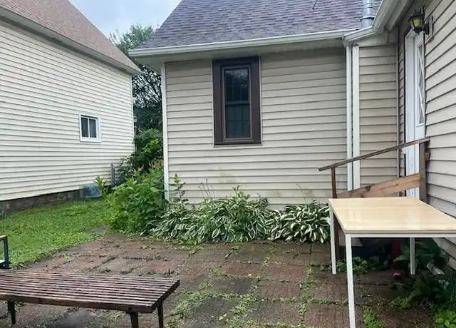 Property at 935 Tuscarora Ave, Saint Paul, MN, 55102, 2 beds, 1 bath, [object Object]