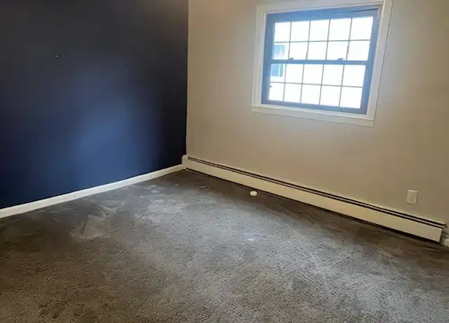 Property at 935 Tuscarora Ave, Saint Paul, MN, 55102, 2 beds, 1 bath, [object Object]