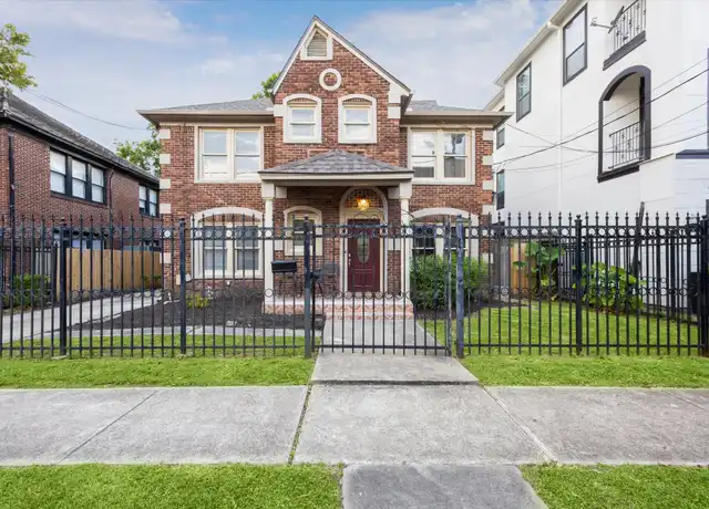 Property at 2422 Driscoll St, Houston, TX, 77019, 5 beds, 2 baths, [object Object]