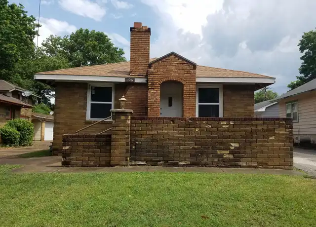 Property at 106 W Hudson St, Pittsburg, KS, 66762, 3 beds, 2 baths, [object Object]