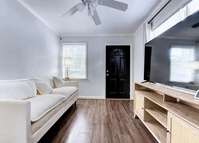 Property at 1211 Cabell St, Houston, TX, 77022, 2 beds, 1 bath, [object Object]