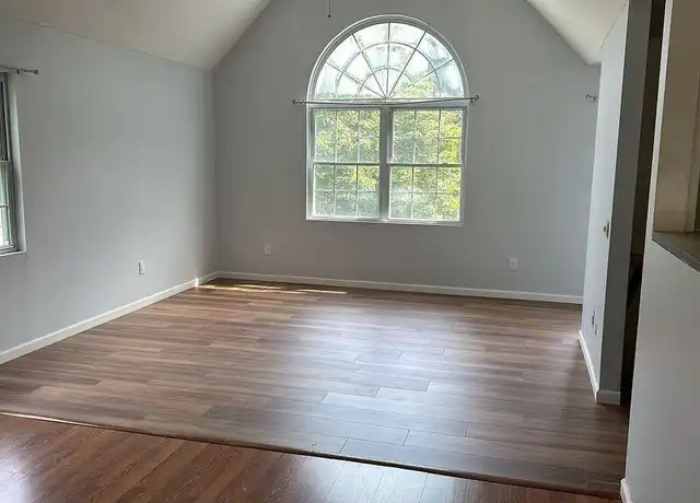 Property at 122 Gannet Dr, Commack, NY, 11725, 3 beds, 1.5 baths, [object Object]