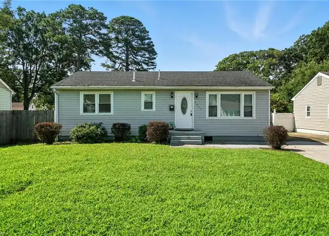 Property at 1033 E Leicester Ave, Norfolk, VA, 23503, 3 beds, 2 baths, [object Object]