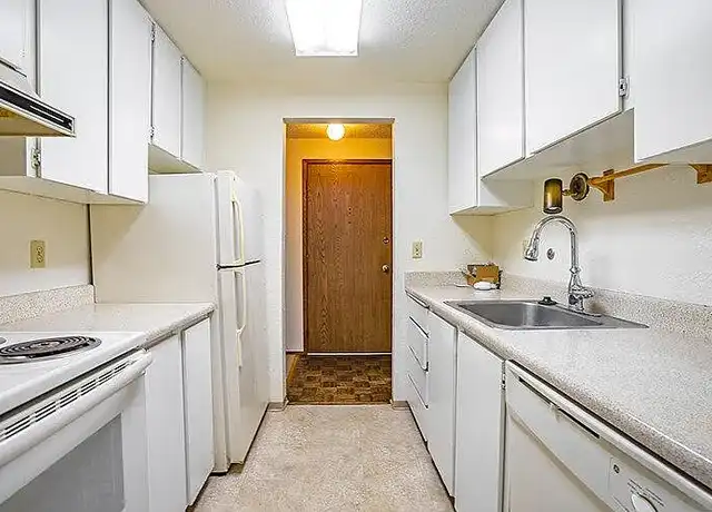 Property at Magnolia Suites - 2410 W Manor Pl, Seattle, WA, 98199, 1-2 bed, 1-2 bath, Contact for Price