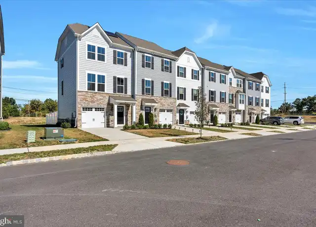 Property at 86 Hamilton Ct, Pennsauken, NJ, 08110, 3 beds, 2.5 baths, [object Object]