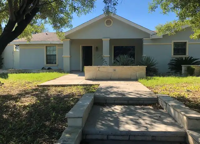 Property at 2090 Crescent Blvd, Eagle Pass, TX, 78852, 4 beds, 2 baths, [object Object]