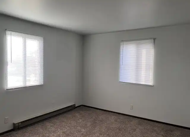 Property at 4410 Kennedy Dr, Racine, WI, 53404, 2 beds, 1 bath, [object Object]