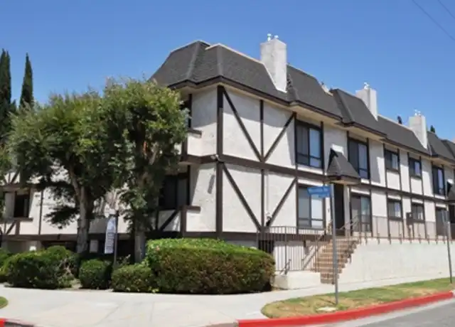 Property at 5400 Morella Ave Unit 04, Valley Village, CA, 91607, 1 bed, 1 bath, [object Object]