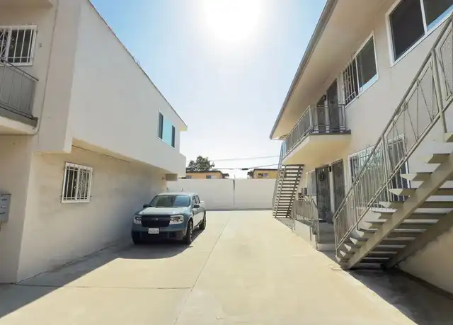 Property at 975 S Kingsley Dr Unit 6, Los Angeles, CA, 90006, 2 beds, 1 bath, [object Object]