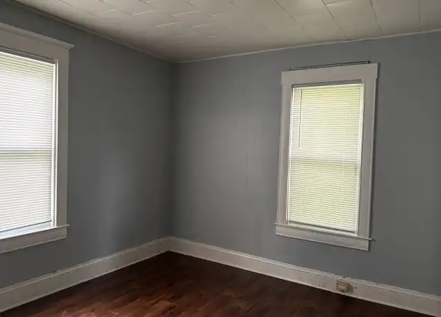 Property at 1112 N Lincoln Ave, Springfield, IL, 62702, 3 beds, 1 bath, [object Object]