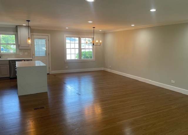 Photo of 556 Jefferson St, Hinsdale, IL 60521