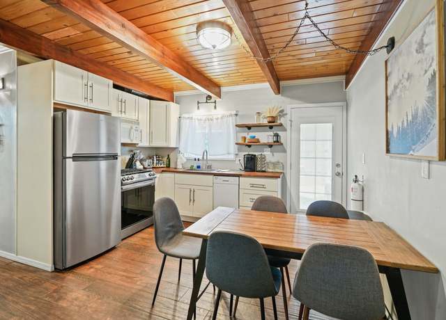 Photo of 43032 Sunset Dr, Big Bear Lake, CA 92315