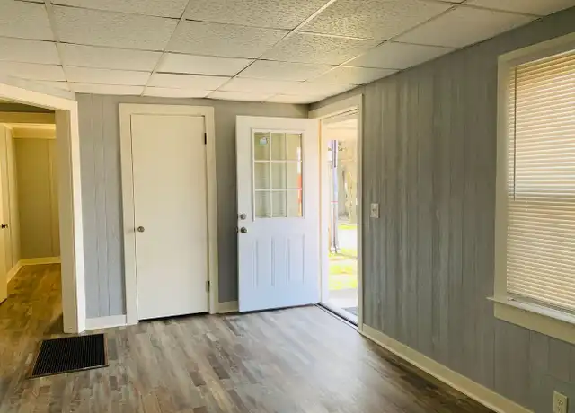Property at 72 Schonhardt St, Tiffin, OH, 44883, 2 beds, 1 bath, [object Object]