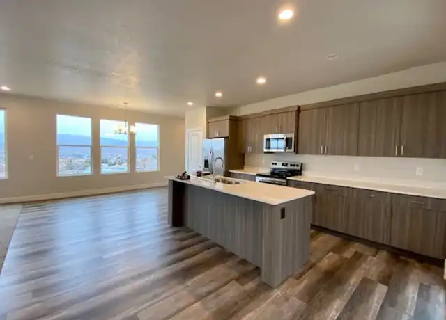 Property at 438 Stone Mountain Dr Unit A, St. George, UT, 84770, 5 beds, 2.5 baths, [object Object]