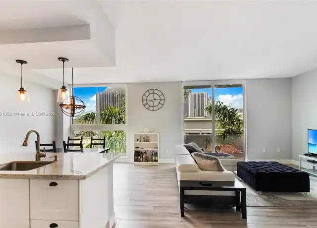 Property at 275 NE 18th St #405, Miami, FL, 33132, 1 bed, 1 bath, [object Object]