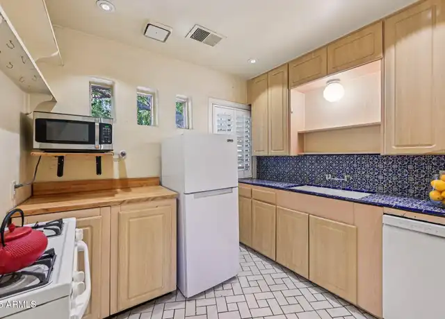 Property at 4540 N 44th St #6, Phoenix, AZ, 85018, 1 bed, 1 bath, [object Object]