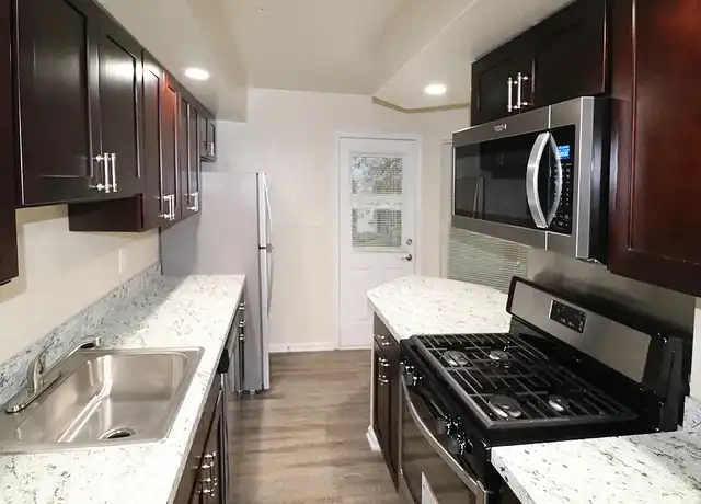 Property at Woodgate - 1400 Orchard View Rd, Reading, PA, 19606, 1-2 bed, 1-2 bath, [object Object]