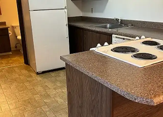 Property at NE 100th LLC - 230 NE 100th Ave, Portland, OR, 97220, 1 bed, 1 bath, [object Object]