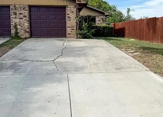Property at 300 Gardenview St, Denton, TX, 76207, 3 beds, 2 baths, [object Object]