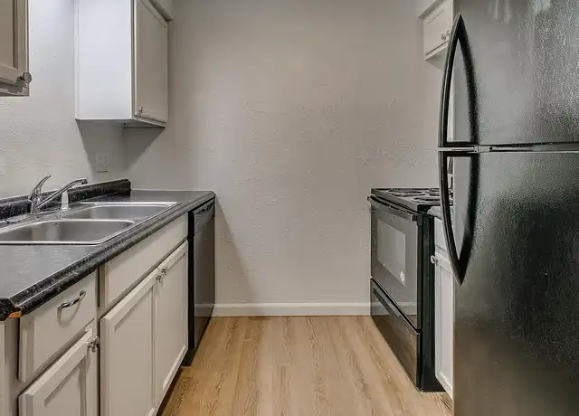 Property at Northwood Apartments - 900 E Wayne St, Edmond, OK, 73034, 1 bed, 1 bath, [object Object]