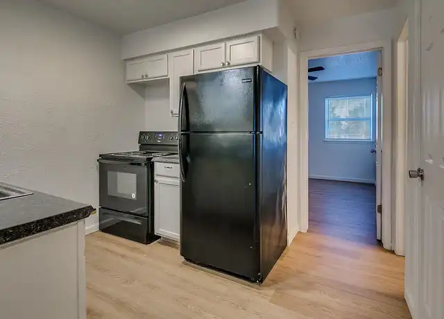 Property at Northwood Apartments - 900 E Wayne St, Edmond, OK, 73034, 1 bed, 1 bath, [object Object]