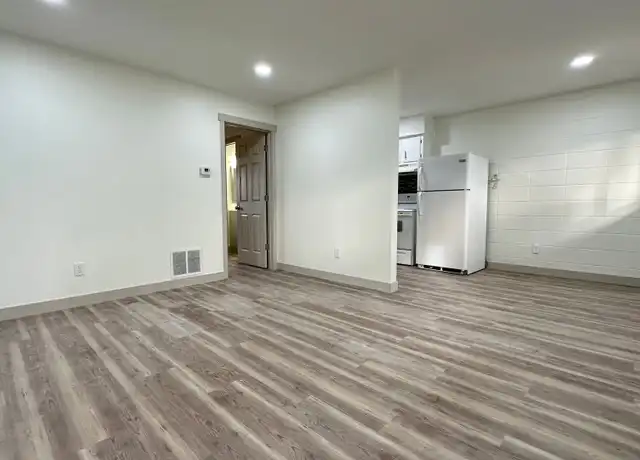 Property at 326 W Kenwood Dr Unit 07, Bloomington, IN, 47404, 1 bed, 1 bath, [object Object]