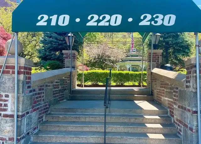 Property at 220 Pelham Rd Unit 2H, New Rochelle, NY, 10805, 1 bed, 1 bath, [object Object]