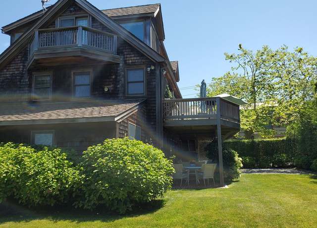 Photo of 3 Ledge Rd, Newport, RI 02840