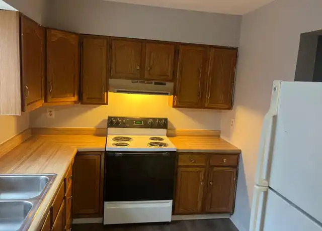 Property at 7839 Lincoln Ave Unit 5, Cincinnati, OH, 45231, 2 beds, 1 bath, [object Object]