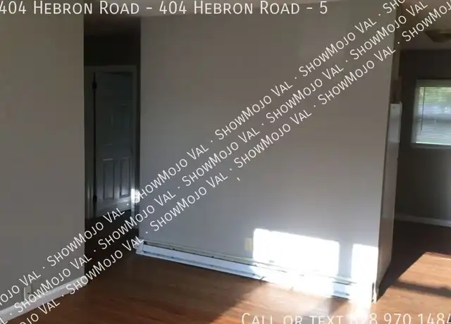 Property at 404 Hebron Rd Unit 5, Hendersonville, NC, 28739, 2 beds, 1 bath, [object Object]