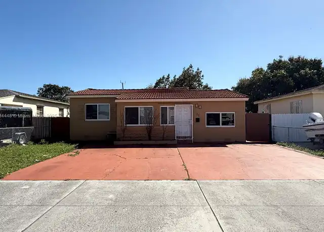 Property at 34 E 15th St, Hialeah, FL, 33010, 3 beds, 2 baths, [object Object]