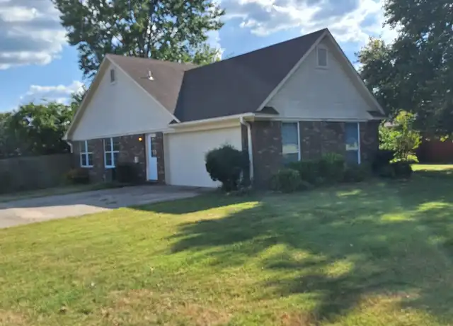 Property at 8908 Rosewood Dr, Fort Smith, AR, 72903, 3 beds, 2 baths, [object Object]