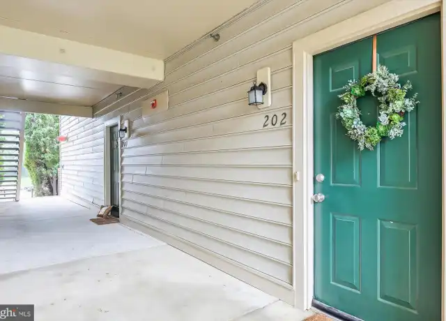 Property at 1055 Gardenview Loop #202, Woodbridge, VA, 22191, 2 beds, 2 baths, [object Object]