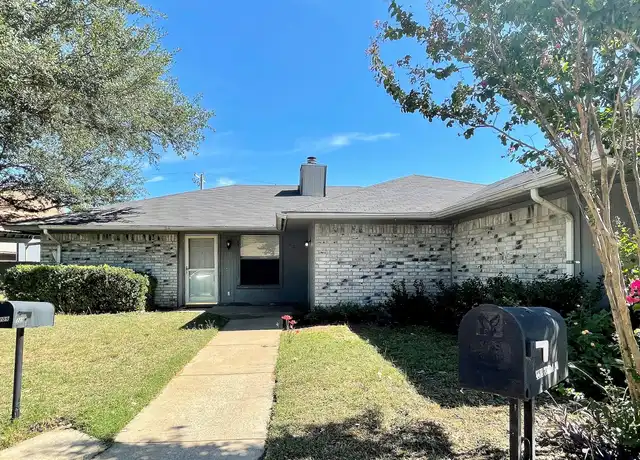 Property at 2209 Madrid Ct Unit 1, Arlington, TX, 76013, 2 beds, 2 baths, [object Object]